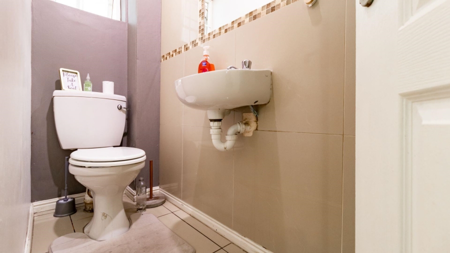 2 Bedroom Property for Sale in Wynberg Western Cape